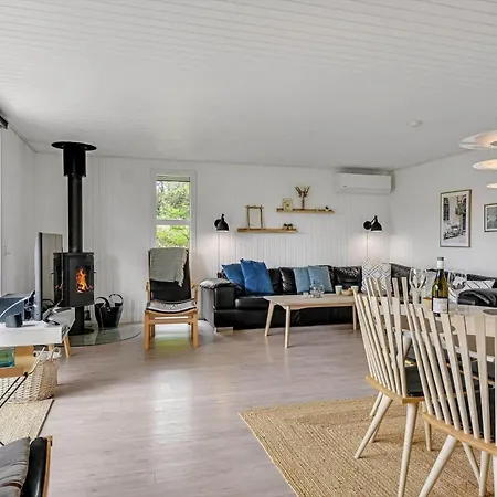 Holiday home Hs009-henne-hjelmevej-146